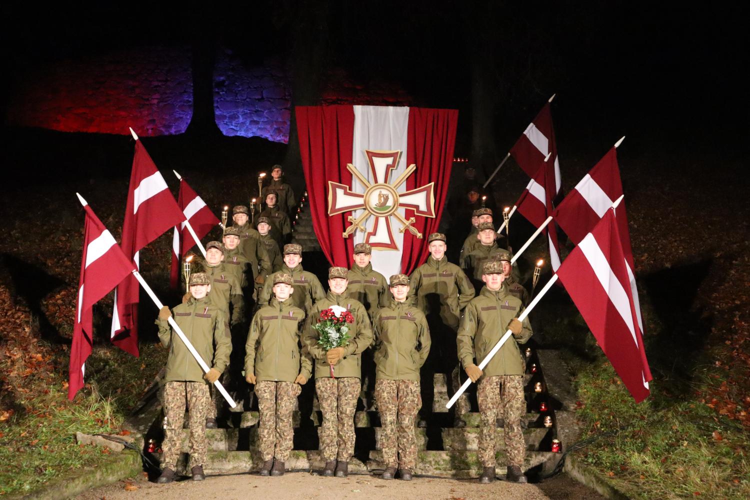 Kalpaka skolas audzēkņi Kandavā